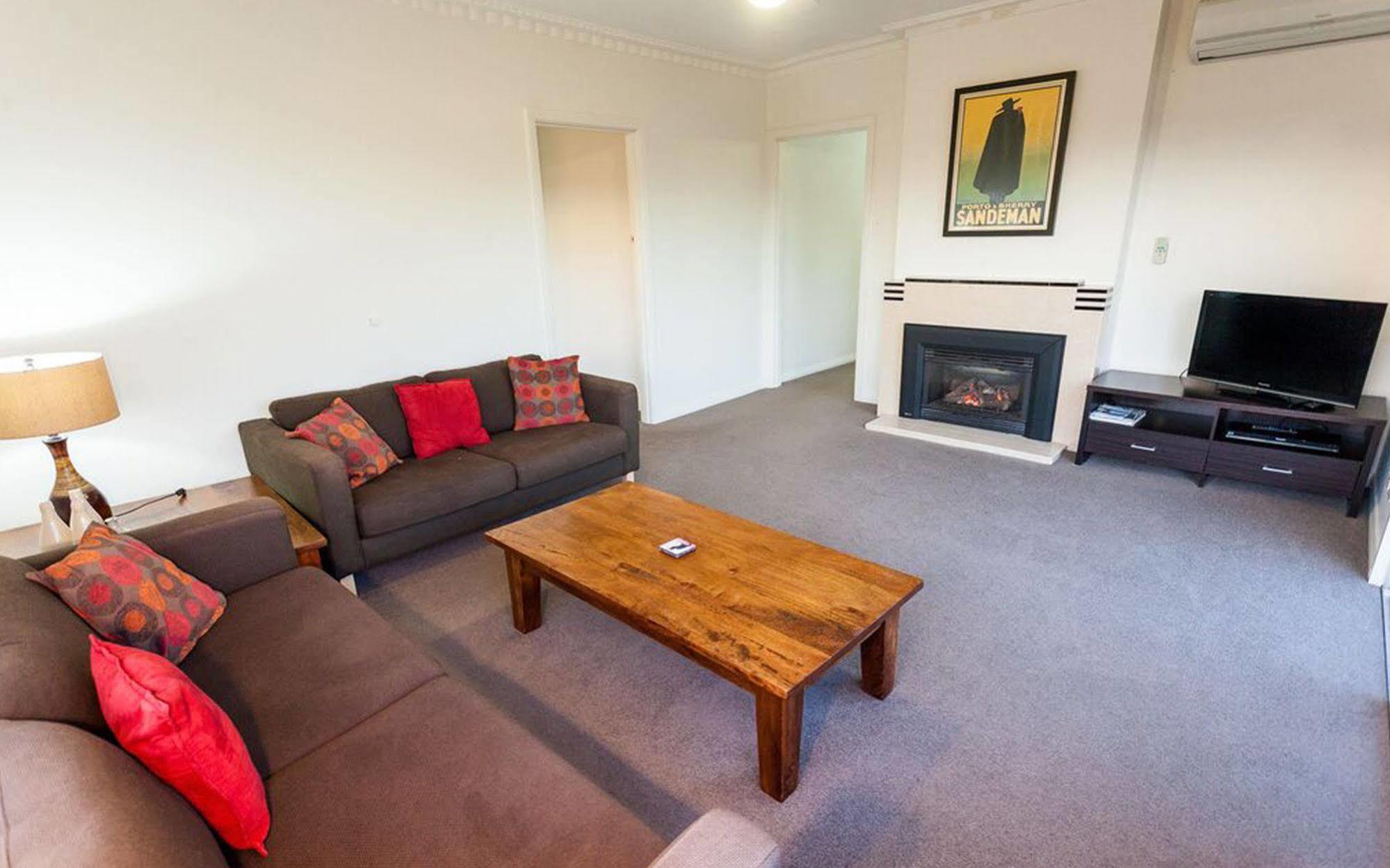 Point Lonsdale Holiday Apartments (Adults Only) كوينزكليف المظهر الخارجي الصورة