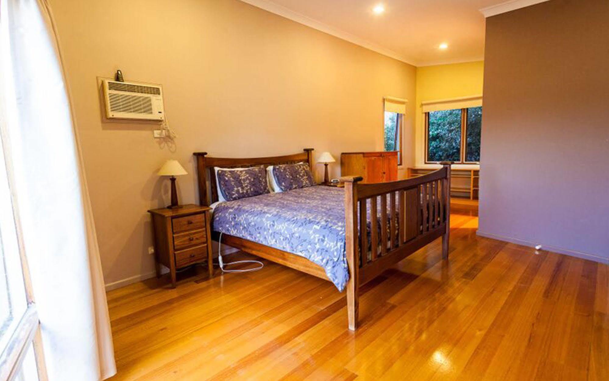 Point Lonsdale Holiday Apartments (Adults Only) كوينزكليف المظهر الخارجي الصورة