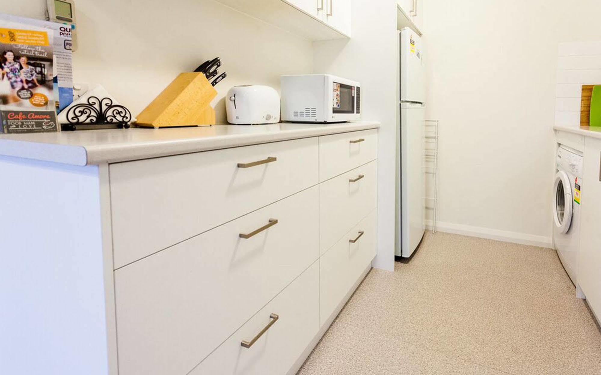 Point Lonsdale Holiday Apartments (Adults Only) كوينزكليف المظهر الخارجي الصورة